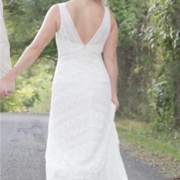 Wtoo Lace and Silk underlay Ivory Wedding Dress - Picture 8 of 13